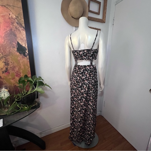 Pins and Needles floral Button Down Dress Size 4 Open Peekaboo Waist Detail A9 - Picture 6 of 11